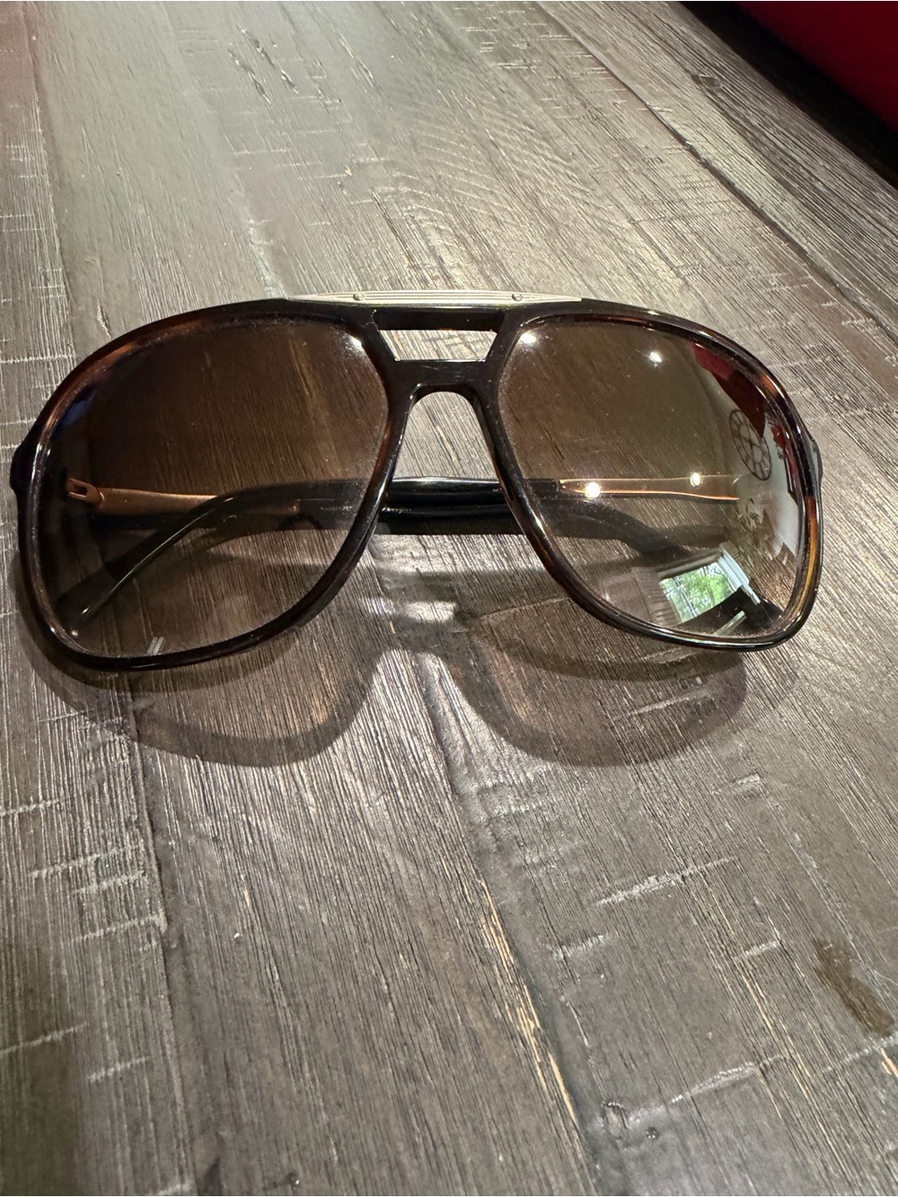 Chloe Aviator-Style Pilot Brown Gradient Sunglasses